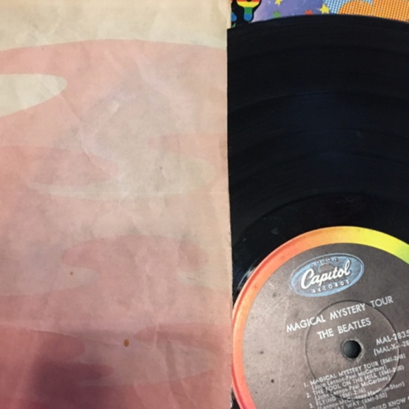 VERY RARE MONO MAGICAL MYSTERY TOUR USA ALBUM - Picture 2 of 2